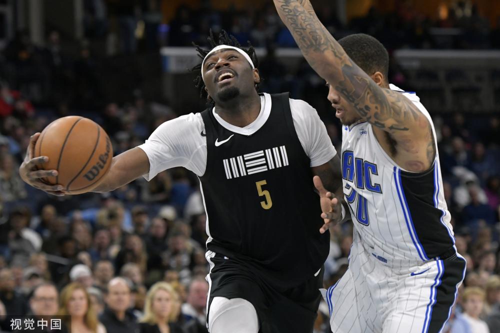 在足球中的 在足球中的